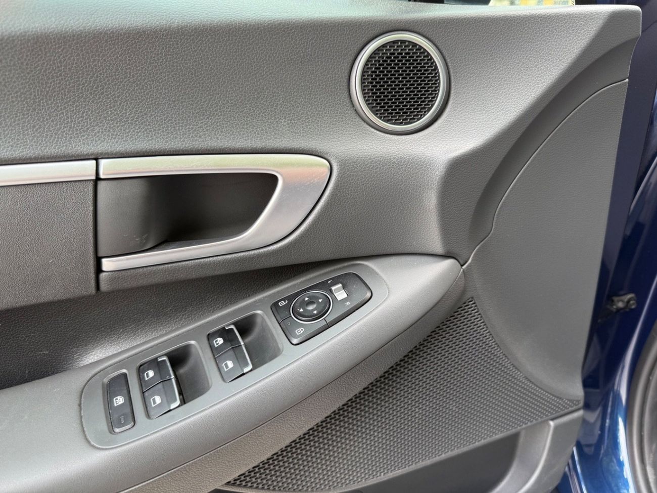 Hyundai Sonata Mid option 2.5L