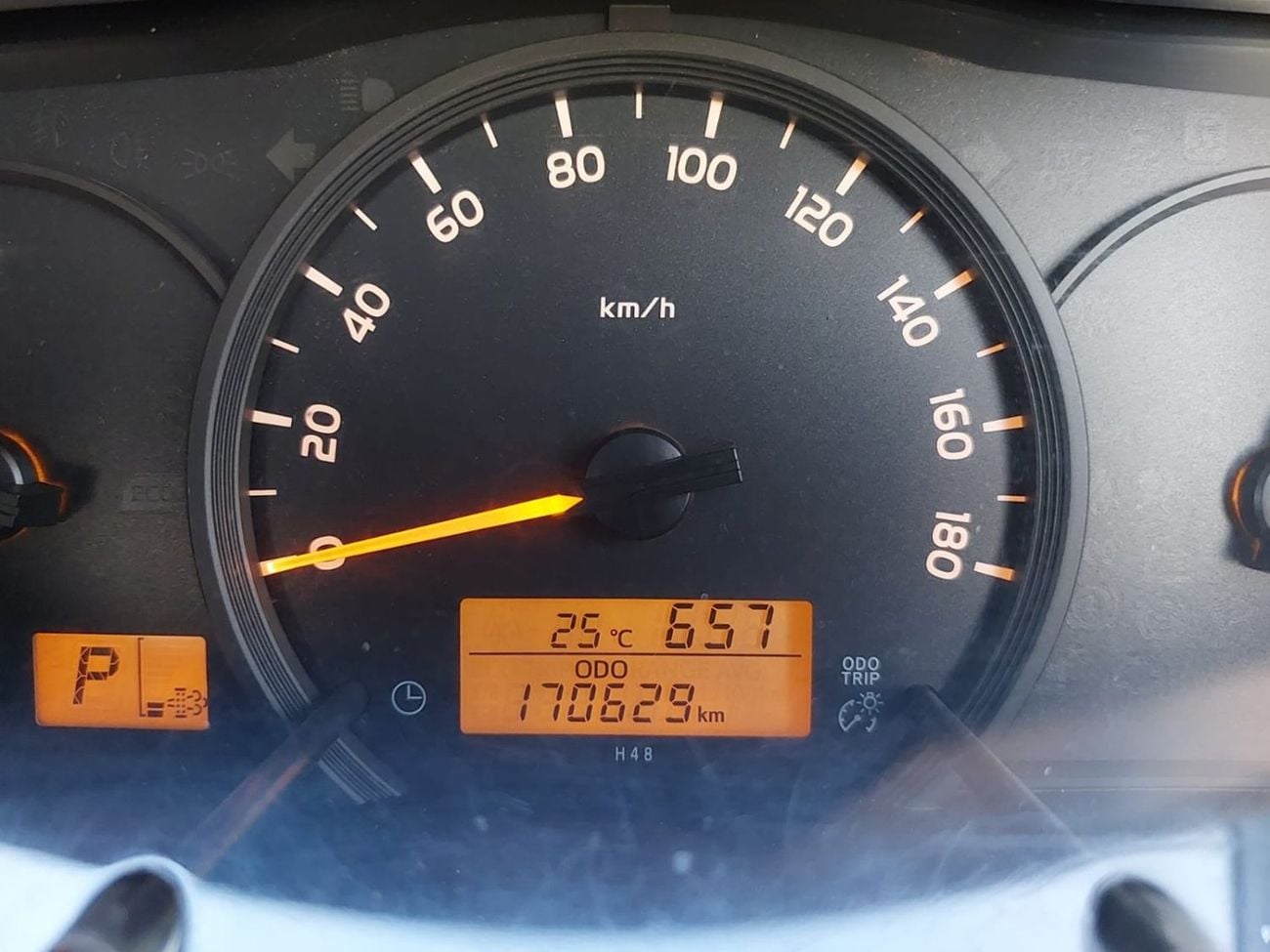 تويوتا هاياس TOYOTA HIACE COMMUTER VAN RHD 2017 MODEL 3.0 L DIESEL AUTOMATIC(PM33049)