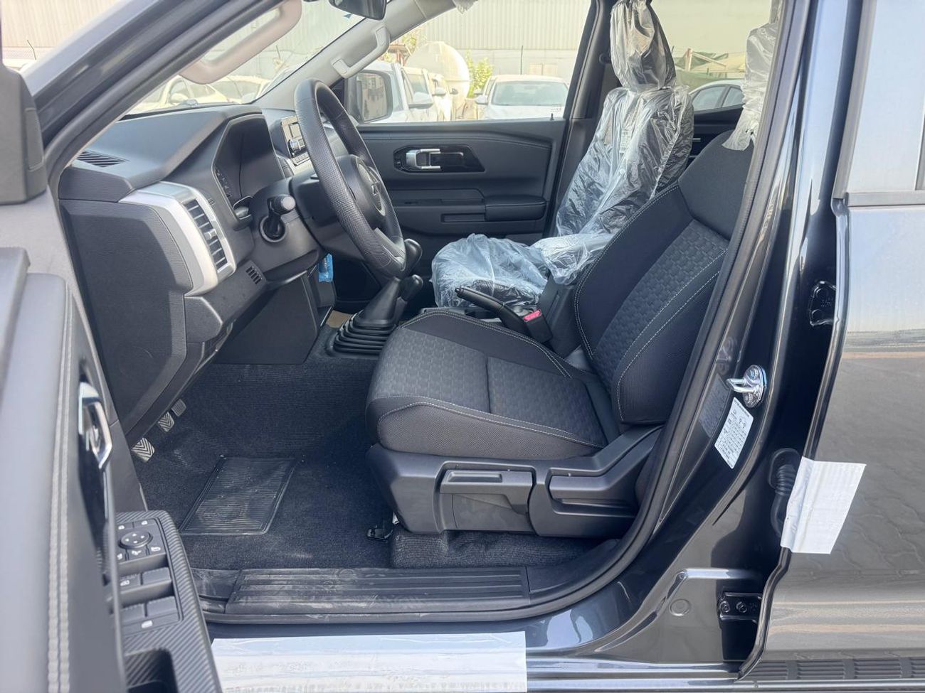 Mitsubishi L200 MITSUBISHI L200 Petrol Double Cabin 4WD 5MT 2.5L GLX - Basic Option _Grey