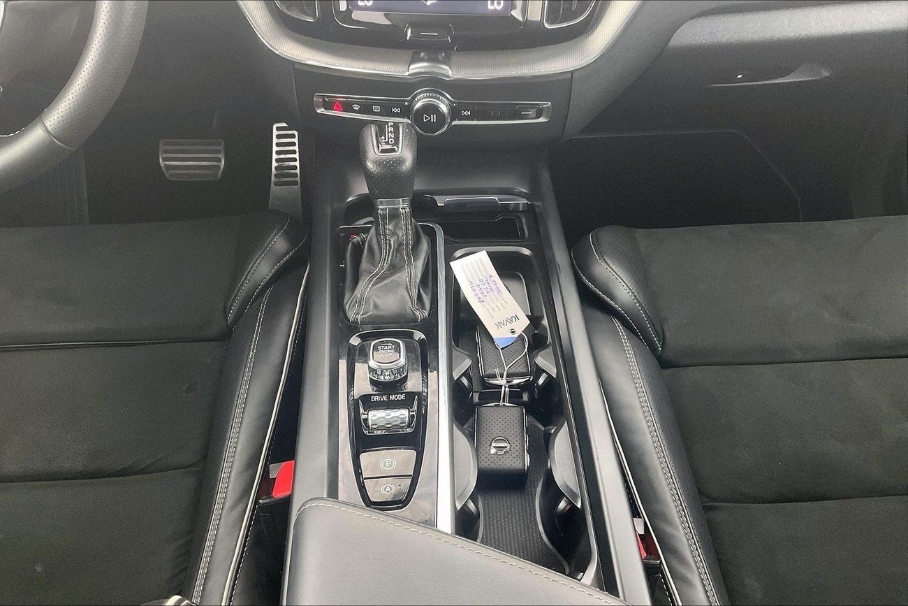 Volvo XC60 T5 R Design | Guaranteed Warranty | 0 Down Payment