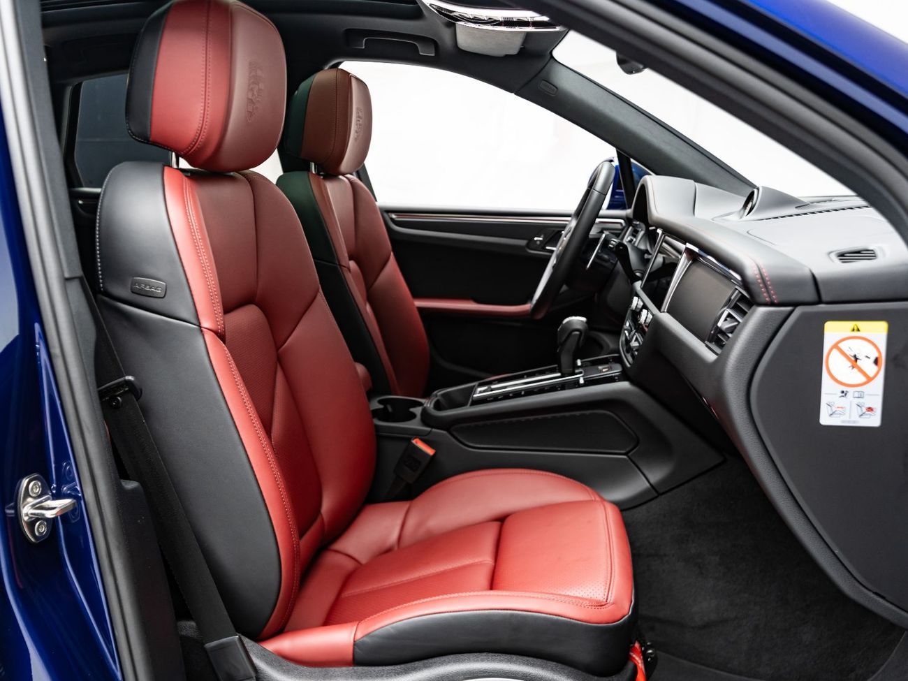 بورش ماكان Base