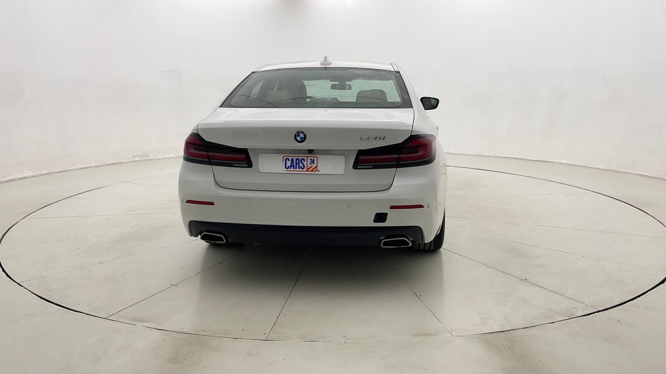 بي أم دبليو 520i JOY EDITION 2 | بدون دفعة مقدمة | اختبار القيادة في المنزل