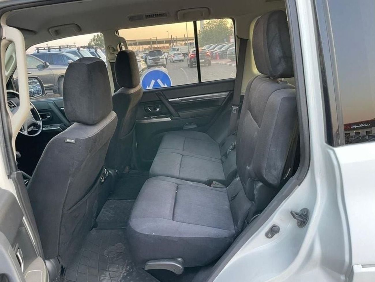 ميتسوبيشي باجيرو Diesel 3.2 Liter Right Hand Drive Automatic 7 Seater Leather sea