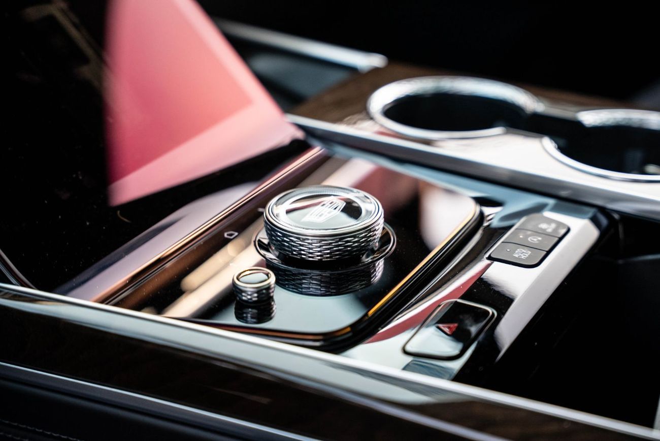 Cadillac Escalade Sport Platinum 6.2L 4WD Sport Platinum 2025 Brand New American Specs 6.2L V8