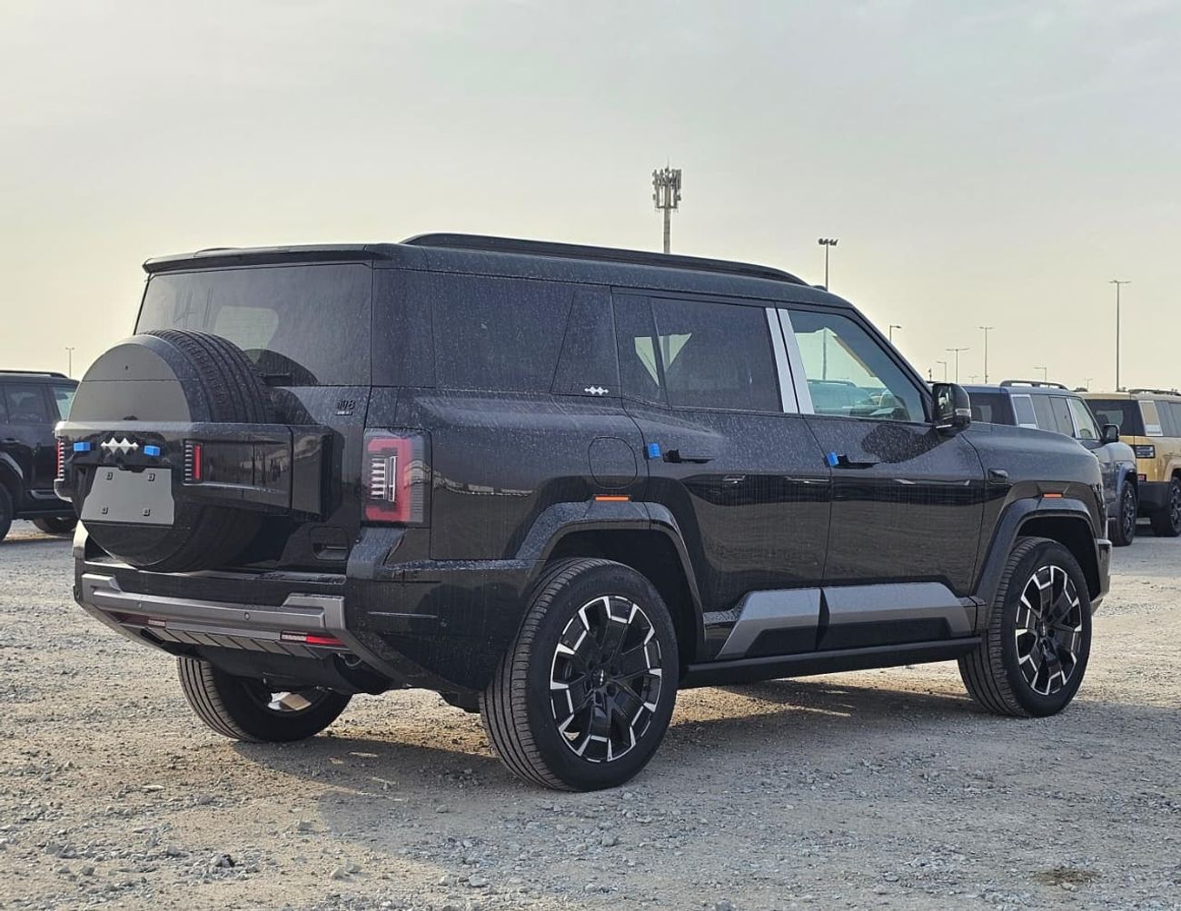 بي واي دي ليوبارد 8 Smart and Brave Flagship Edition (7 Seats)