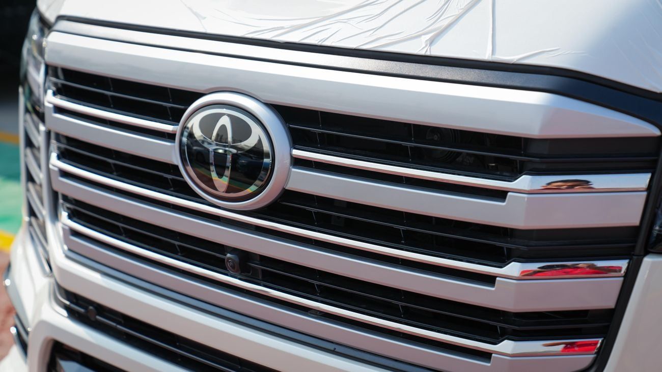 تويوتا لاند كروزر LX