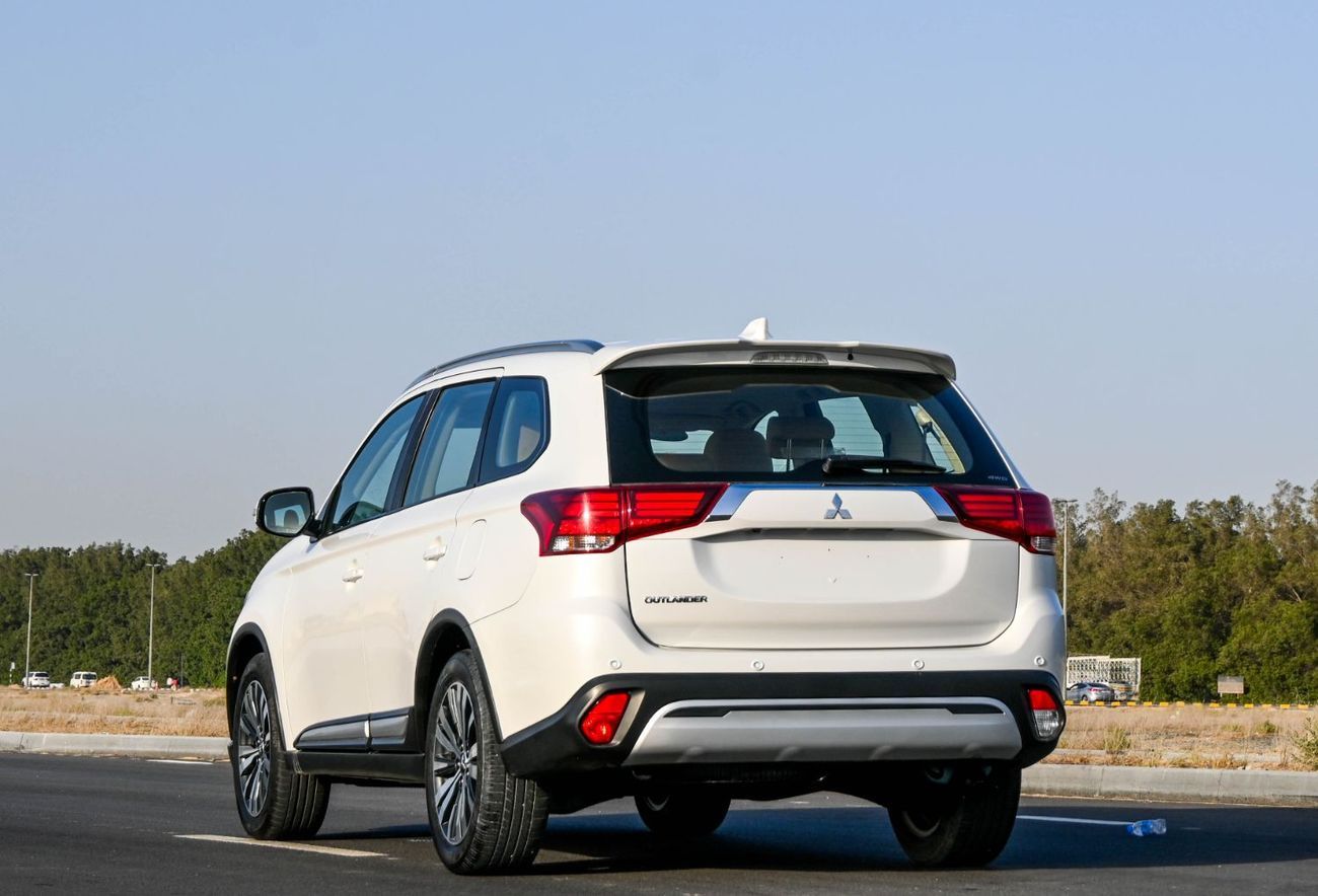 Mitsubishi Outlander MITSUBISHI OUTLANDER 2022 GCC  _ GLX 4X4 _ IN EXCELLENT CONDITION