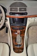 مرسيدس بنز E 320 EXCELLENT DEAL for our Mercedes Benz E320 ELEGANCE ( LIMOUSINE ) 2003 Model!! in White Color! GCC Sp