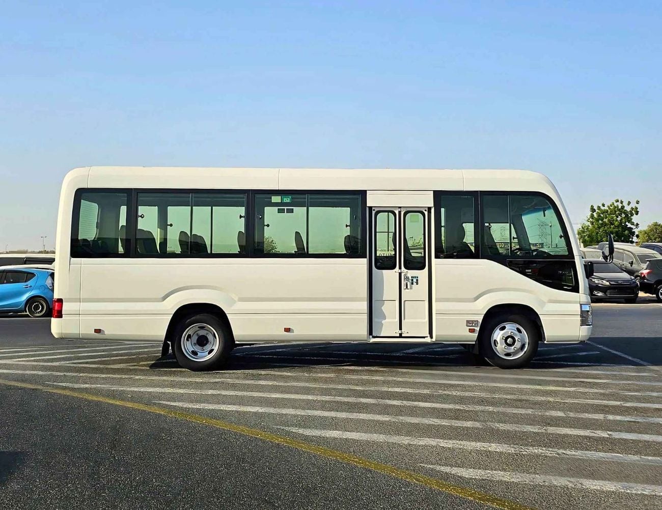 Toyota Coaster 23 SEATER / 2.8L DIESEL A/T / AUTO DOOR/ HLF LUGGAGE RACK / PWR WINDOWS (CODE#COD28B)