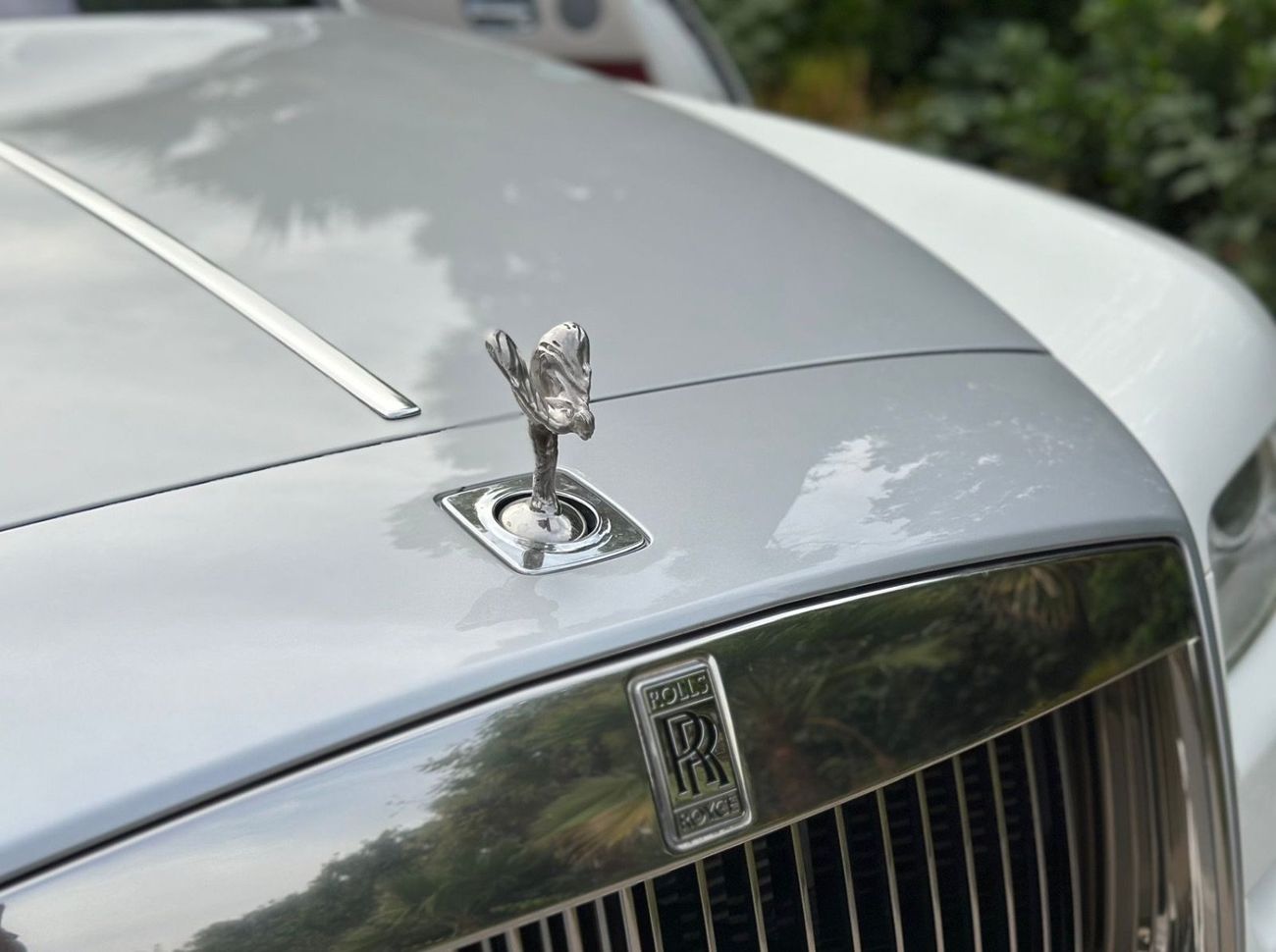 Rolls-Royce Wraith 2015 Rolls Royce Wraith | GCC Specs | 6.6L V12 | 624 HP | 66k KM | WHITE/RED | Starlight Headliner |