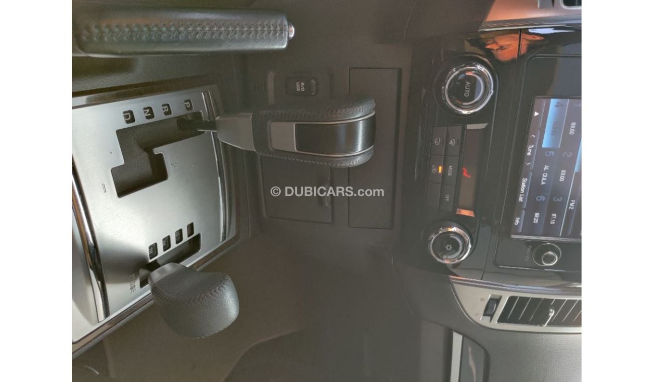 Mitsubishi Pajero 2016 Gls 3.8 ltr Sport 3 doors full options gulf specs