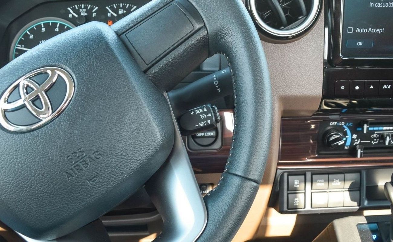 Toyota Land Cruiser Pick Up TOYOTA LAND CRUISER 79 4.0L 4WD PETROL PICKUP 2024