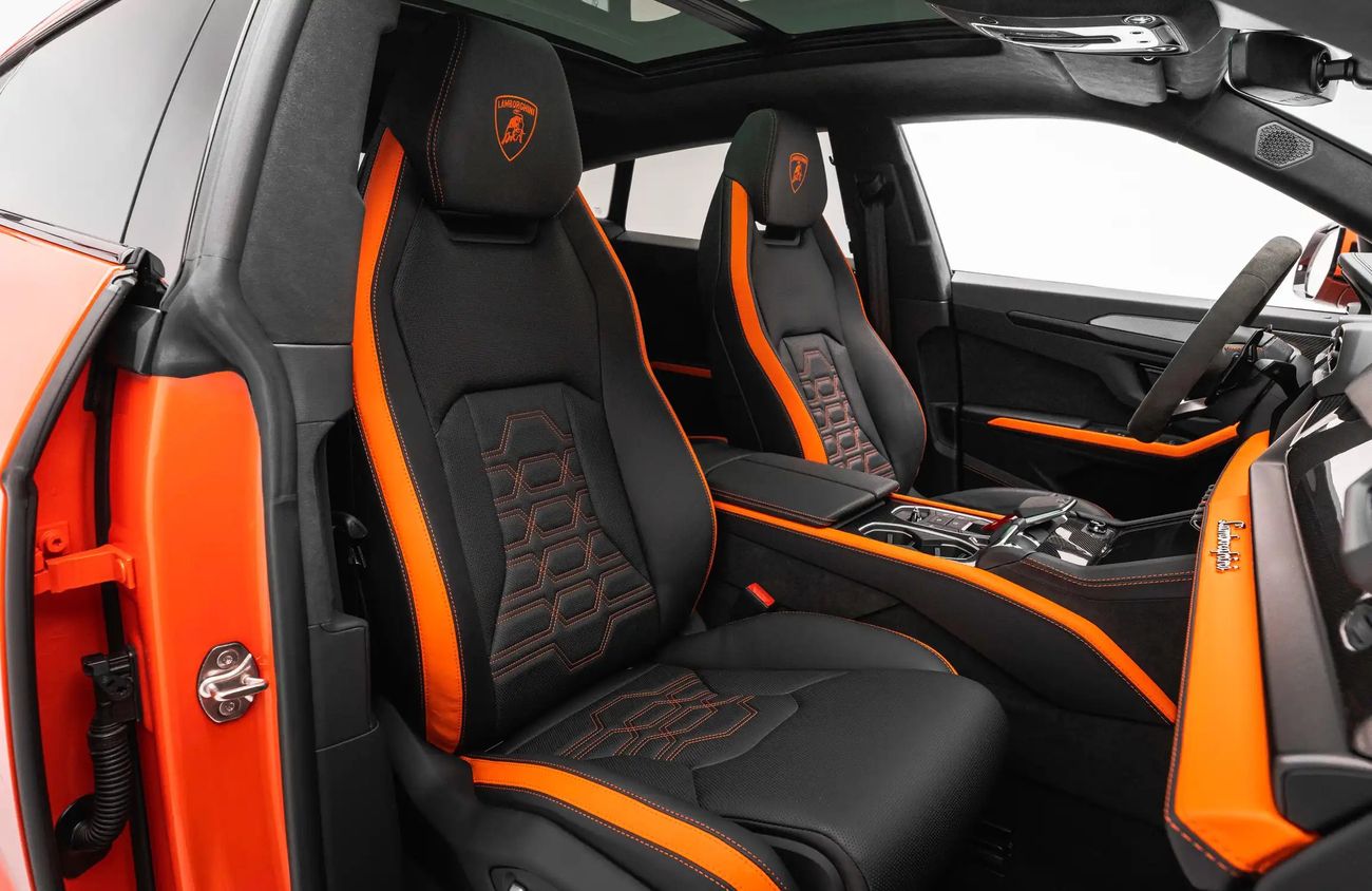 لامبورغيني اوروس 4.0L V8 Twin-Turbocharged Engine + eMotors