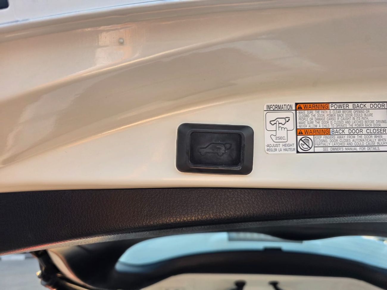 تويوتا راف ٤ 2.5L (AWD) hybrid limited