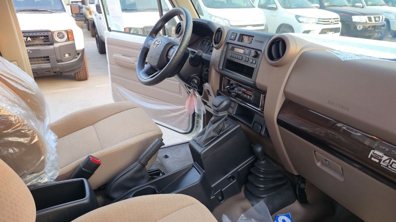 Toyota Land Cruiser Pick Up TOYOTA LC 79 S/C A/T 2.8L DSL MODEL YEAR 2025 WHITE(WITH DIFFIRENTIAL LOCK)