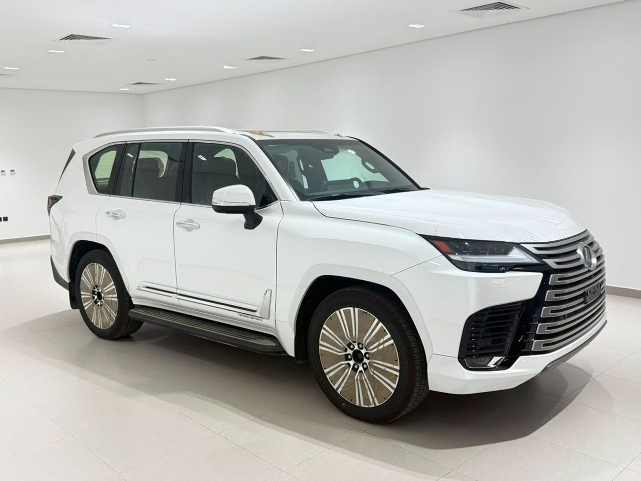 لكزس LX 600 SIGNATURE Lexus LX600 3.5L 2026 Turbo Sport Full option