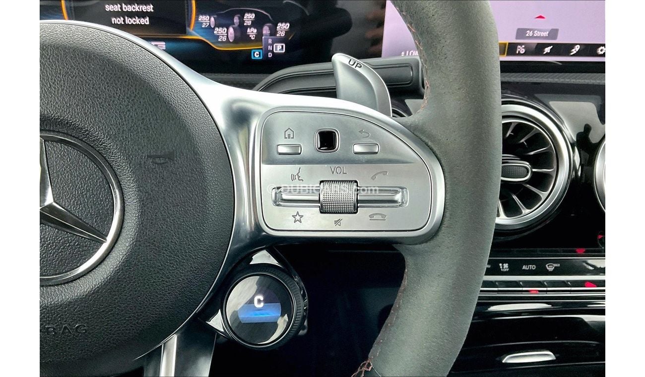 Mercedes-Benz CLA 35 AMG Premium +