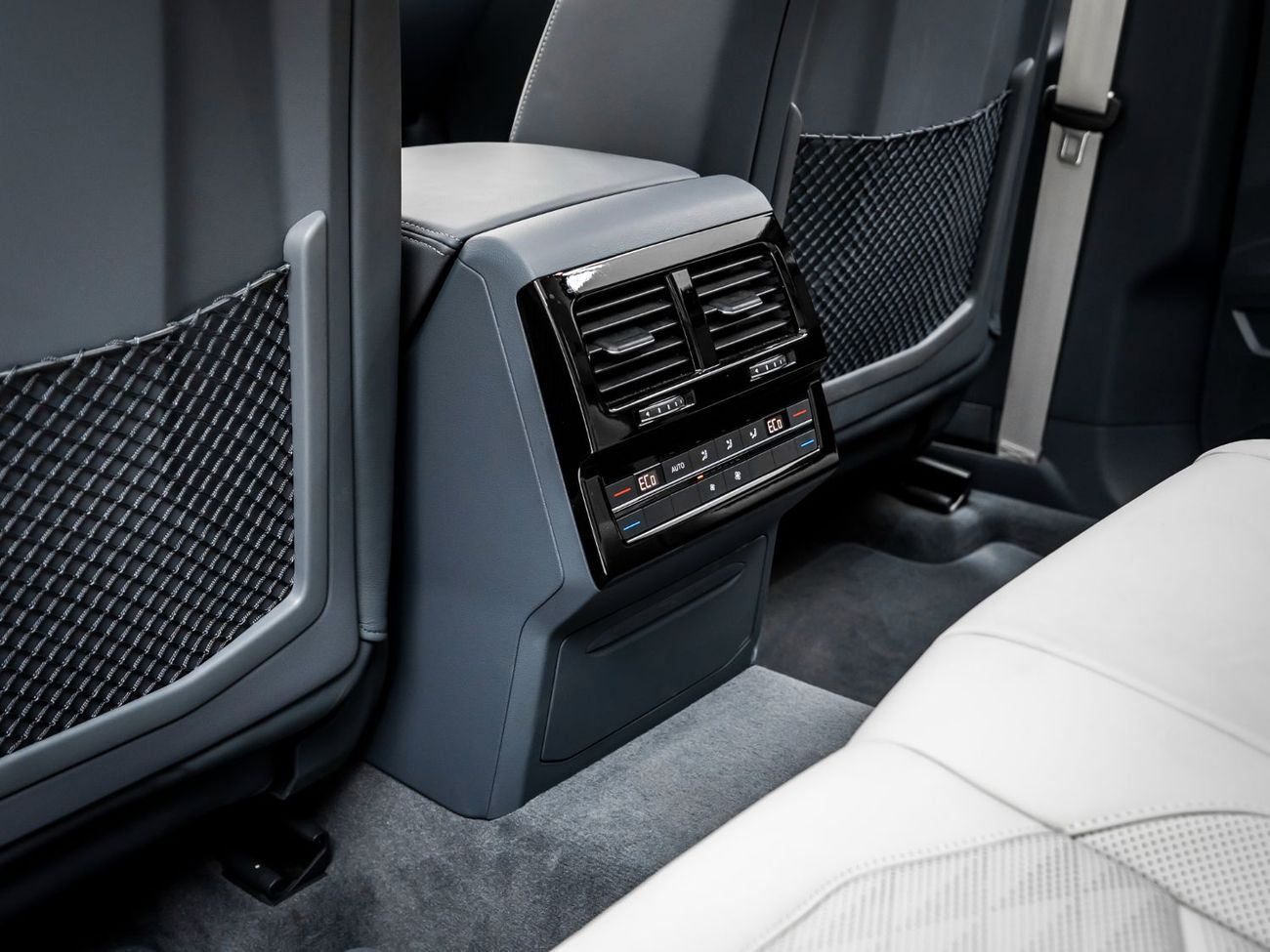 Volkswagen Touareg Comfortline 3.0L 2024 Volkswagen Touareg Comfortline, 2027 Volkswagen Warranty + Service Contract, L