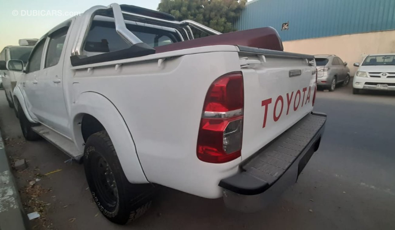 Toyota Hilux DIESEL 4X4 3.0L RIGHT HAND DRIVE