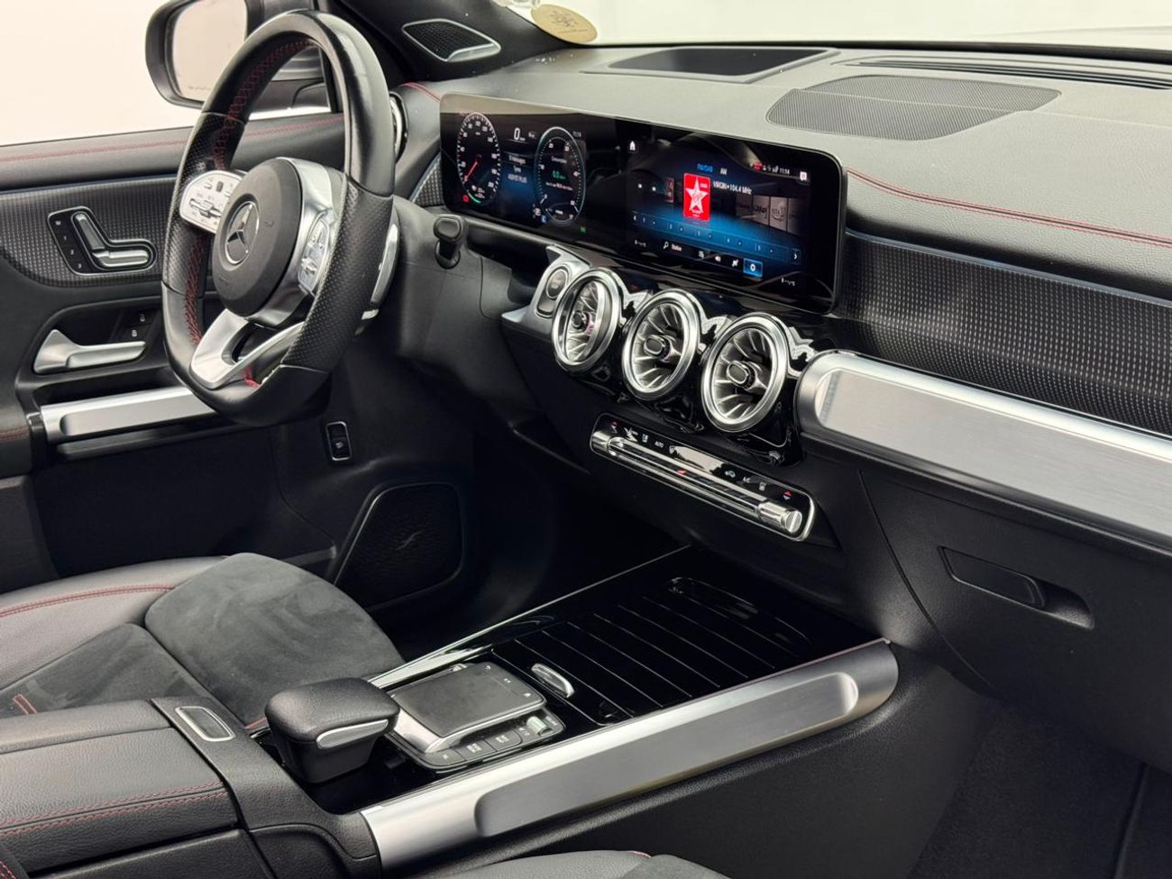 Mercedes-Benz EQB 350 2023 Mercedes-Benz EQB 350 4Matic, 2028 Mercedes Warranty and Service Pack, GCC