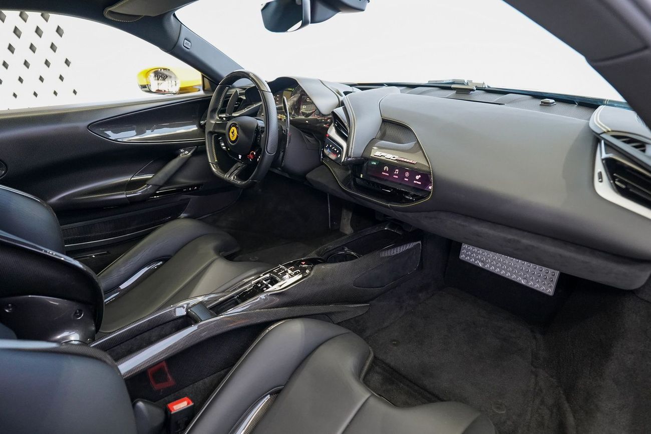 فيراري SF90 ستراديل ASSETTO FIORANO