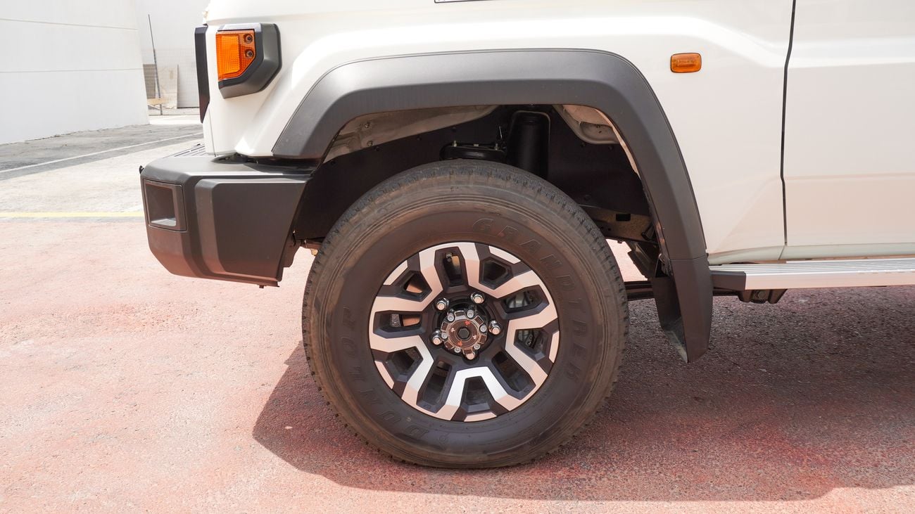 Toyota Land Cruiser 70 LX 4.0L V6 A/T