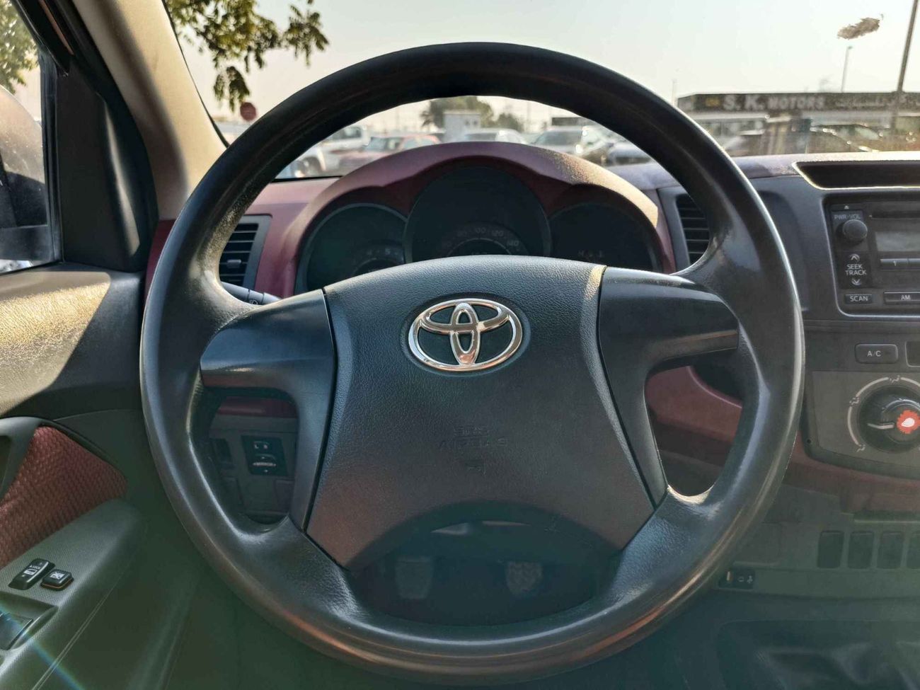 Toyota Hilux // HILUX // DIESEL // MANUAL // 4X4 (LOT # 45619)