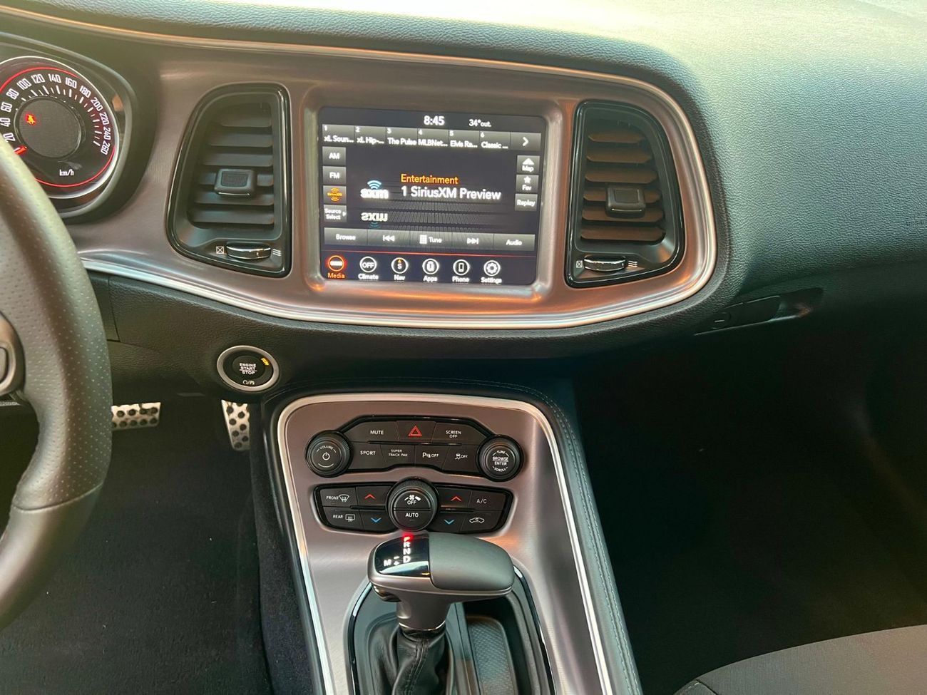 Dodge Challenger R/T Plus Shaker 5.7L (372 HP) warranty one year bank financie available