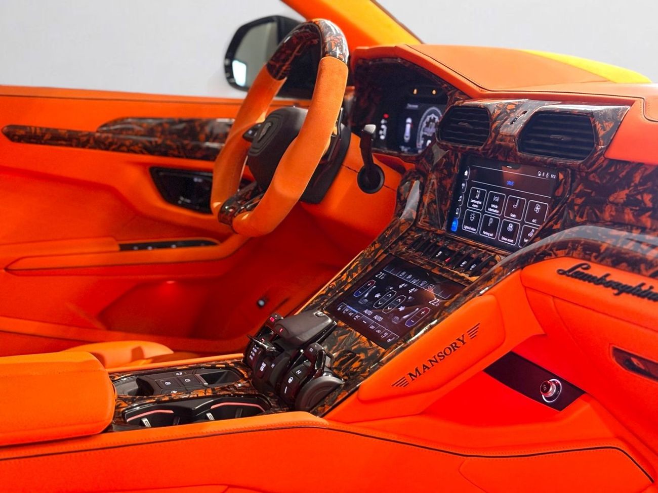 لامبورغيني اوروس STD AED 12,780 P.M | 0% DOWN PAYMENT | LAMBORGHINI URUS MANSORY VENATUS EVO S P900 | 4.0L TWIN-TURBO