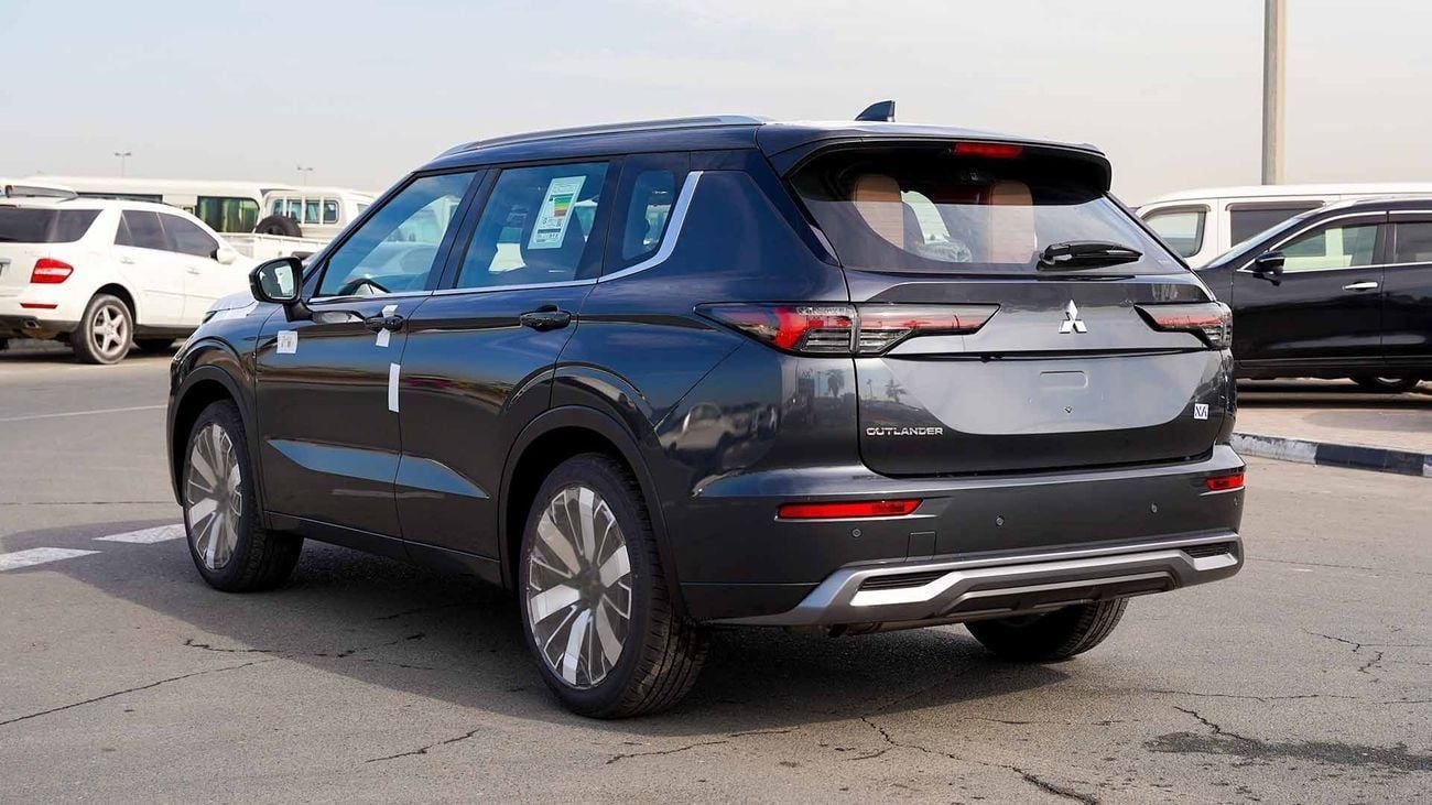 ميتسوبيشي آوتلاندر ميتسوبيشي أوتلاندر 2026 – الفئة المميزة (G09) 2.5 لتر | SUV بسبعة مقاعد | مواصفات الخليج | للتصدير ف