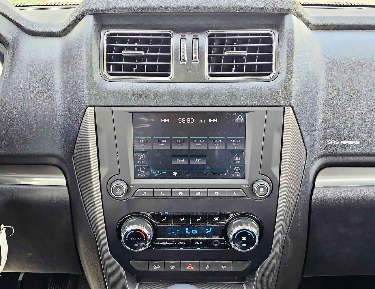 Mahindra Pik Up Double Cabin / A/T, 2.2L V4 Diesel, Hose Power 140HP / 4WD (CODE# 68039)