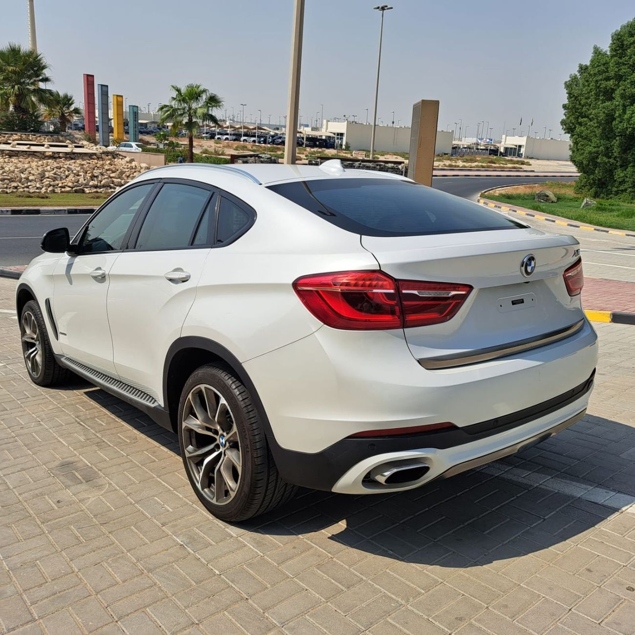 بي أم دبليو X6 50i Luxury 4.4L