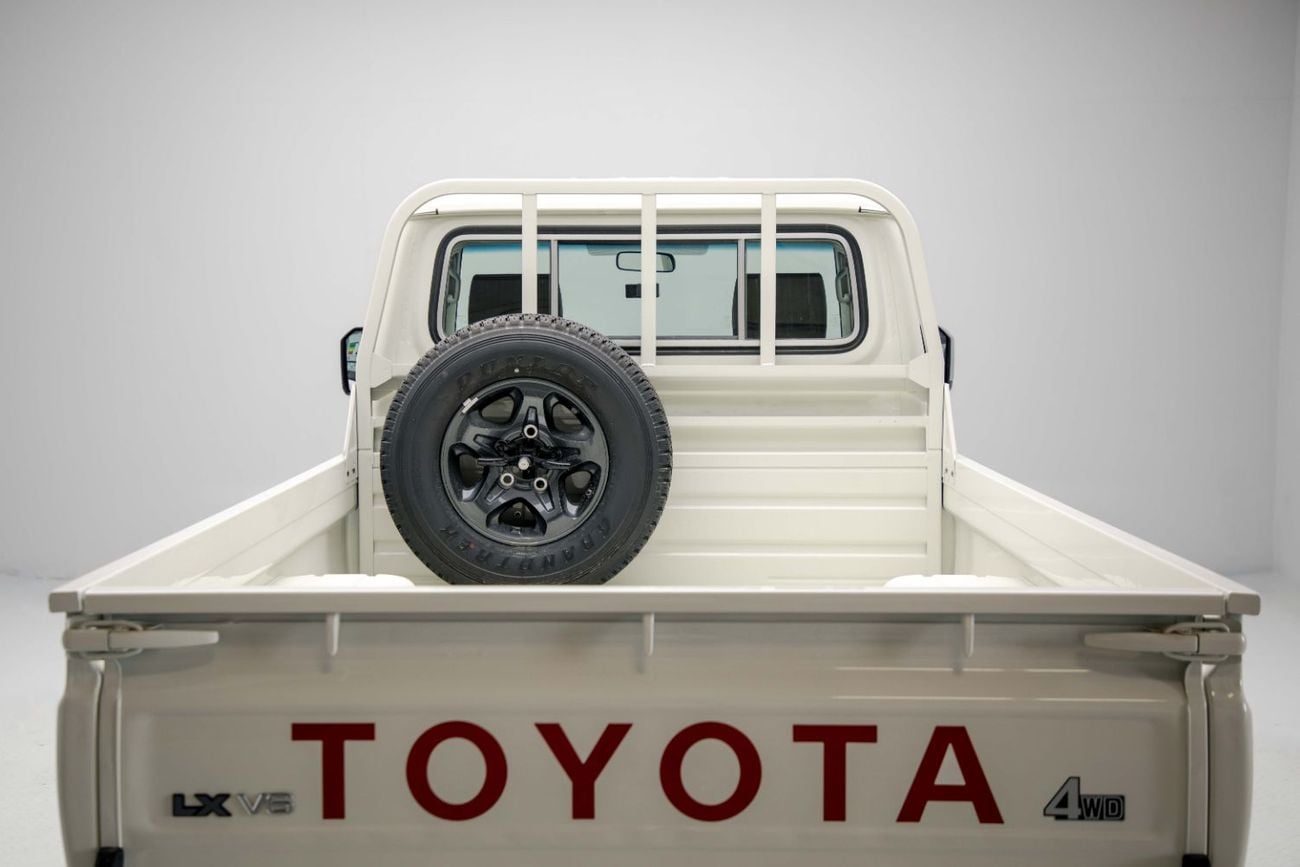 تويوتا لاند كروزر بيك آب LC79 4.0L - White Inside Beige | Export Only