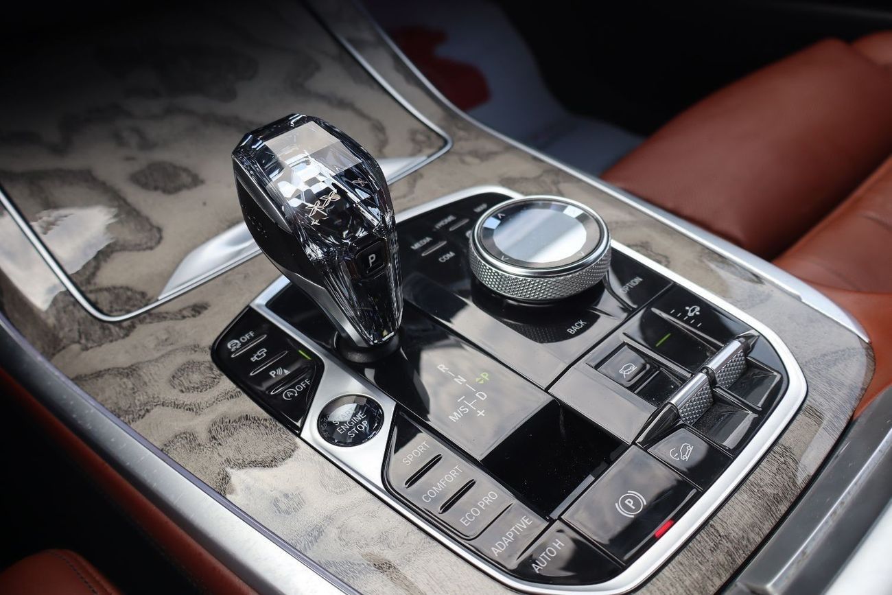 BMW X7 M50i 4.4L (530 HP)