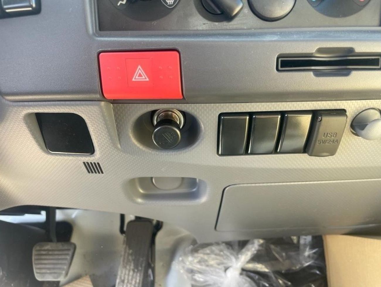 إيسوزو NMR Isuzu NMR85E2S Dump Truck 4x2