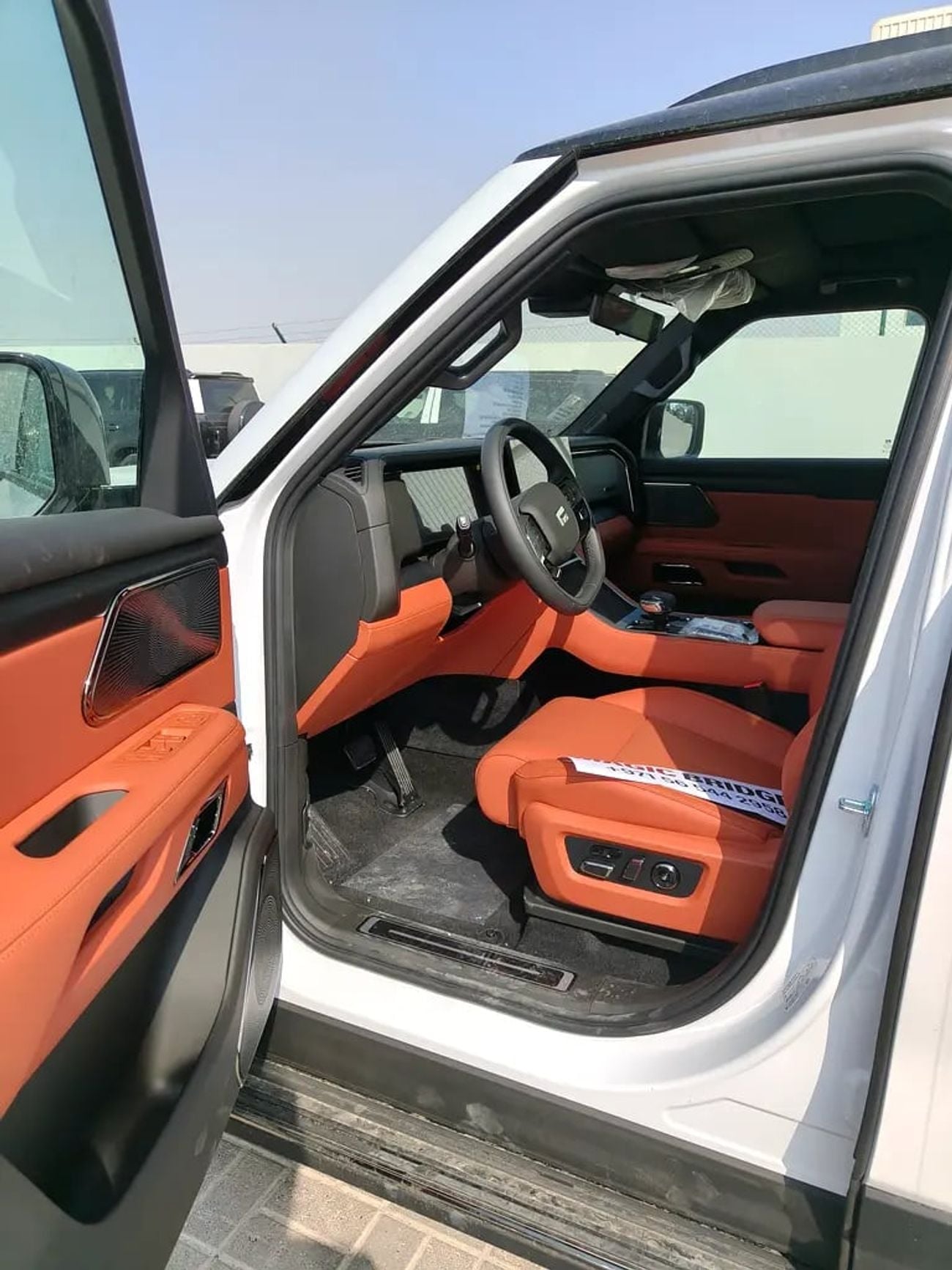 روكس 01 7-Seat Range-Extended SUV