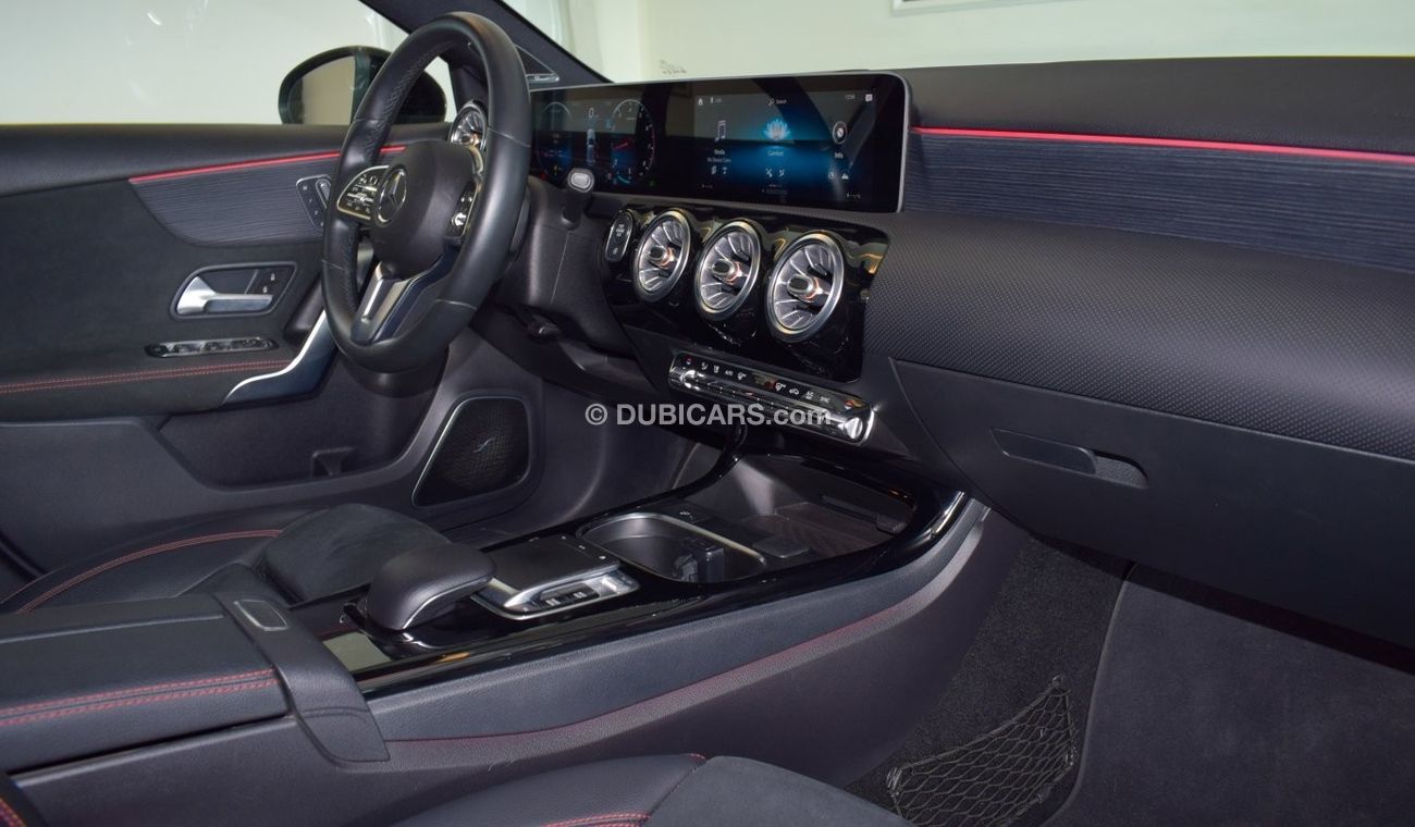 Mercedes-Benz A 250 Premium + Mercedes A250 AMG