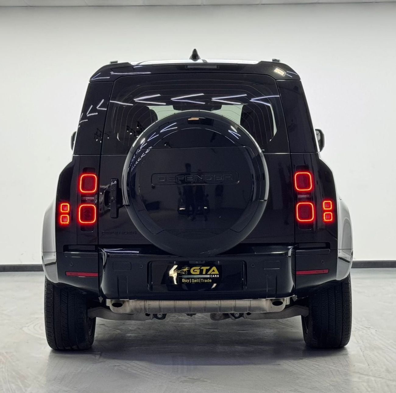 Land Rover Defender 2024 Land Rover Defender 110 HSE P400, 2029 LR Warranty, Full LR Service History, Low Km, GCC