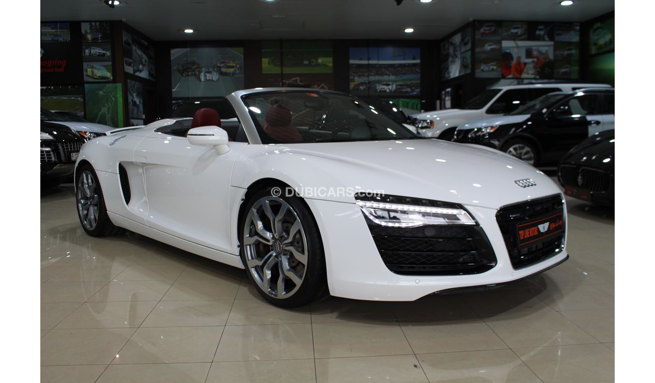 Audi R8 SPYDER QUATTRO V8