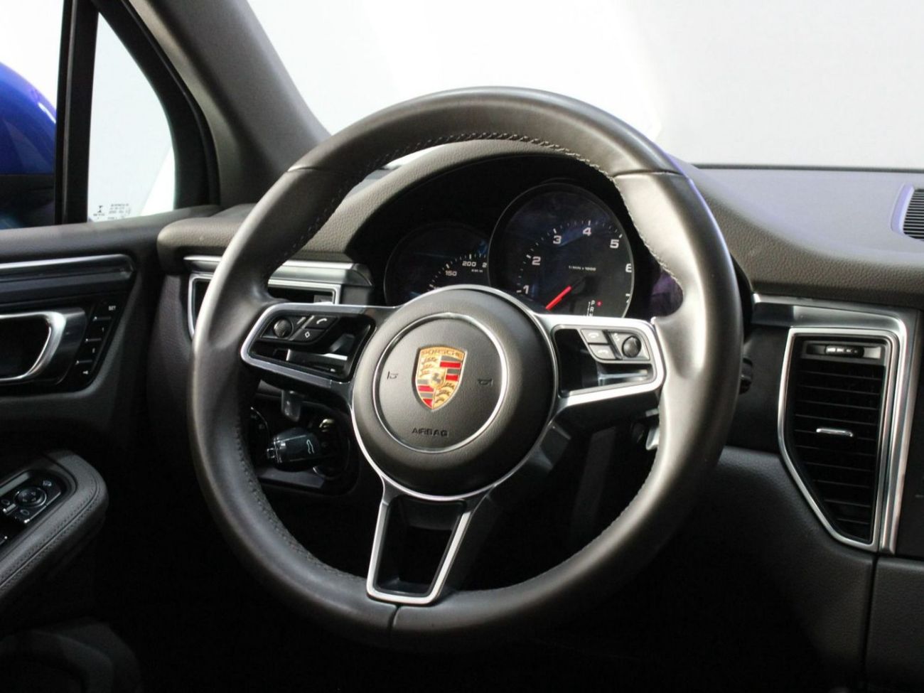 Porsche Macan - STANDARD | V4