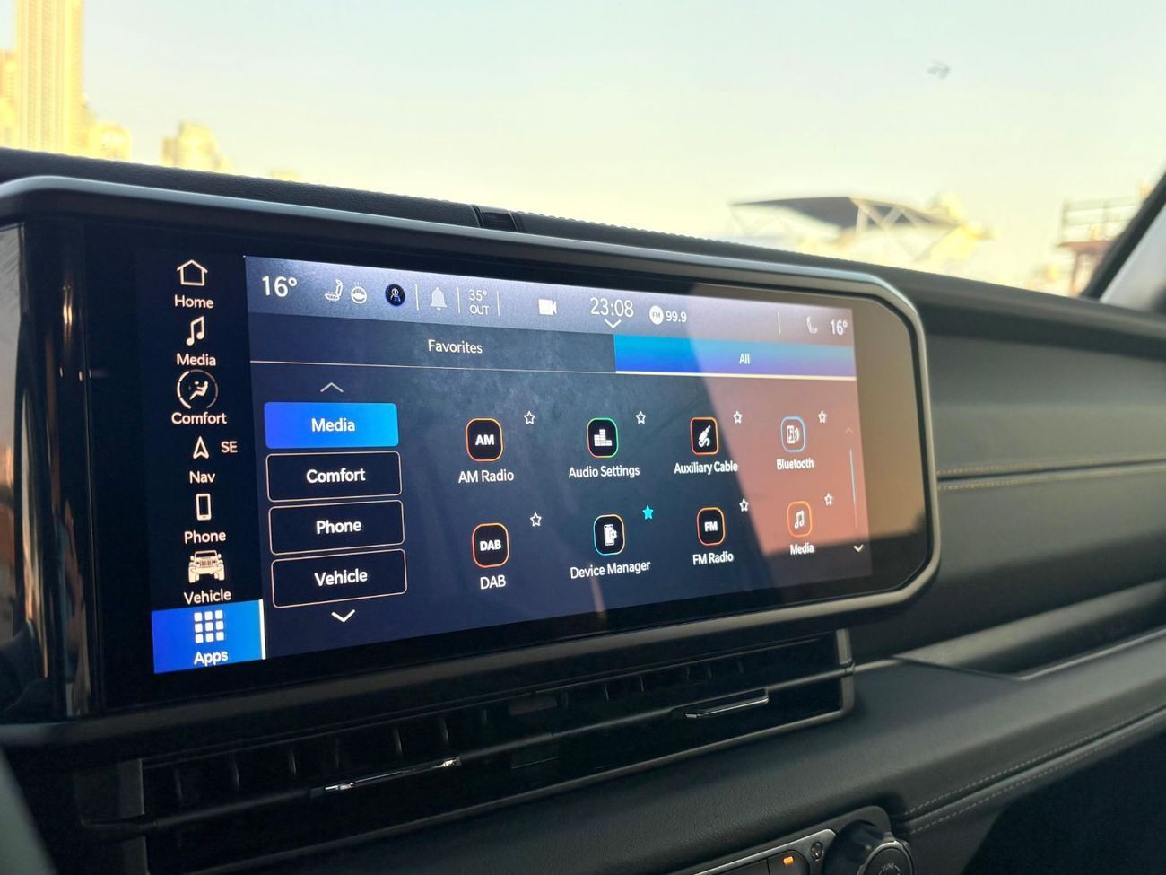 جيب رانجلر Unlimited Sahara 2.0L A/T