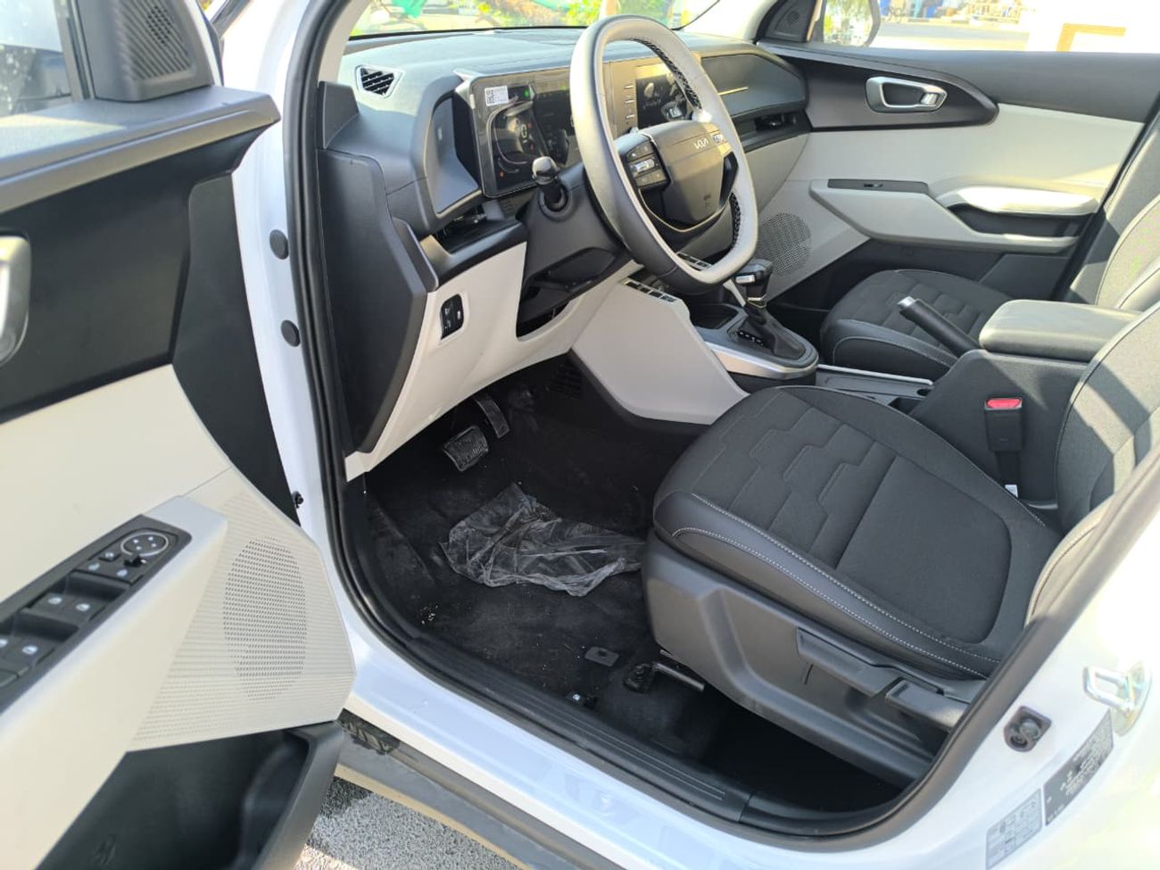 Kia Carens 1.5L Mid Option GCC Specs 7 Seater 2026 Model Brand New