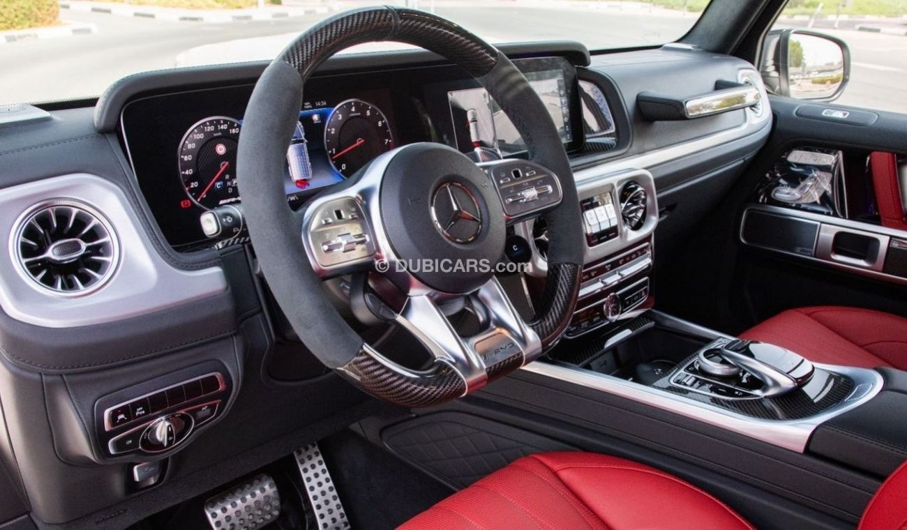 Mercedes-Benz G 63 AMG AMG Night Pack Carbon/GCC/2 years Warranty. Local Registration +5%