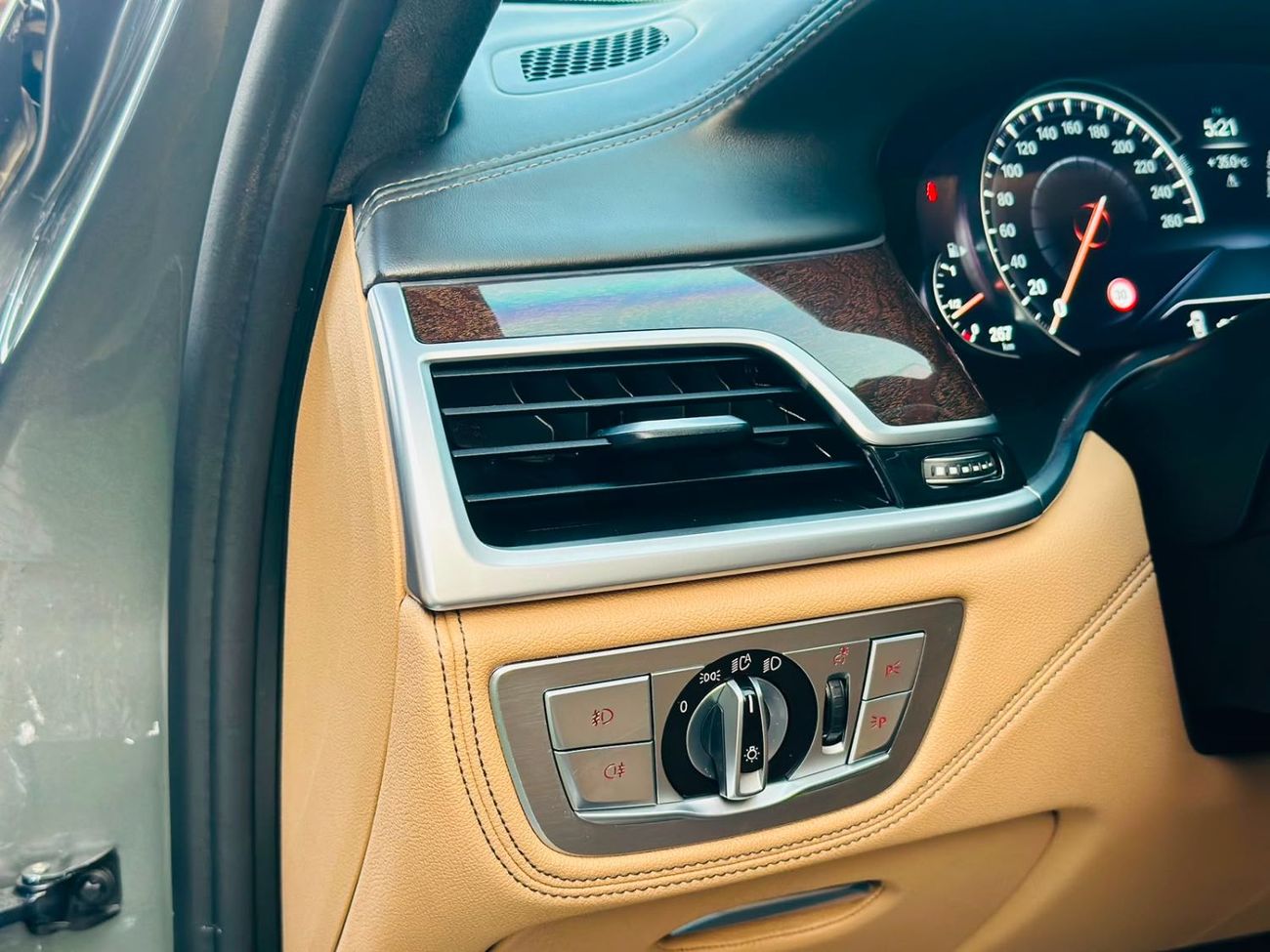 بي أم دبليو 740Li PURE EXCELLENCE