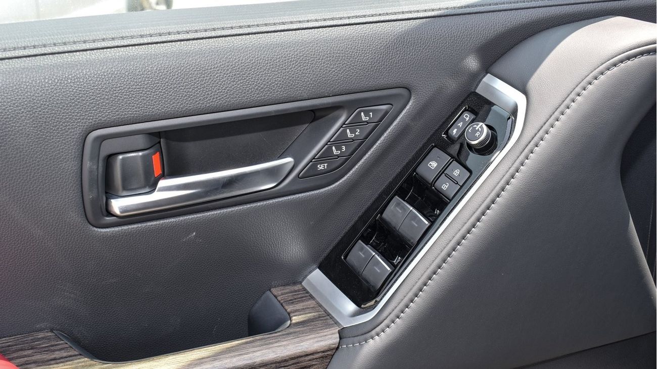 Toyota Land Cruiser VXR 3.3L TWIN TURBO Diesel