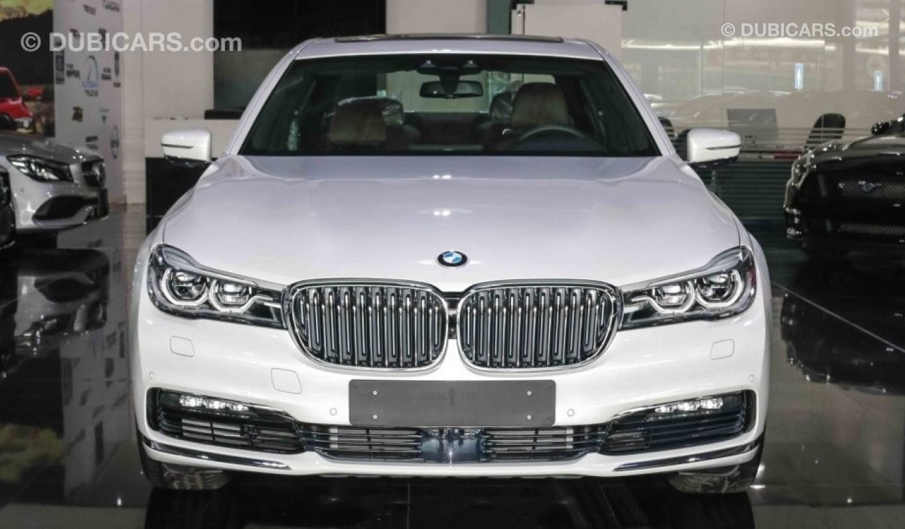 بي أم دبليو 750 Li xdrive 0 km V8 AWD Sky Lounge Roof Executive Package 3 Yrs or 100k km Warranty at AGMC