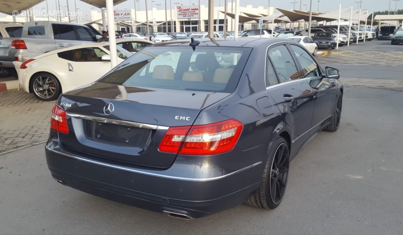 Mercedes-Benz E300 model 2013 GCC car prefect condition full service full option low mileage