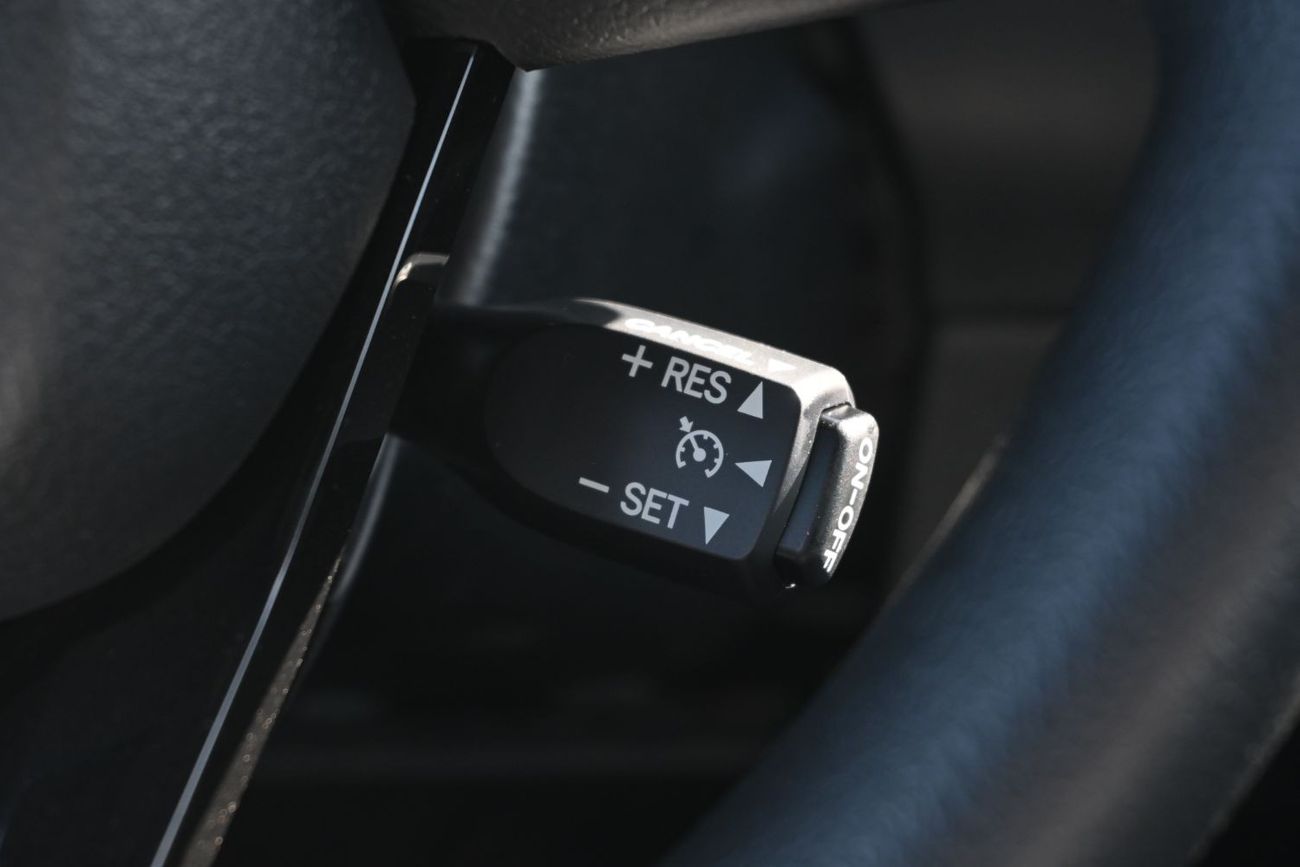 Toyota Hilux Adventure 4.0L Toyota Hilux Adventure SR5 4.0L V6, Petrol, 4WD, Pickup