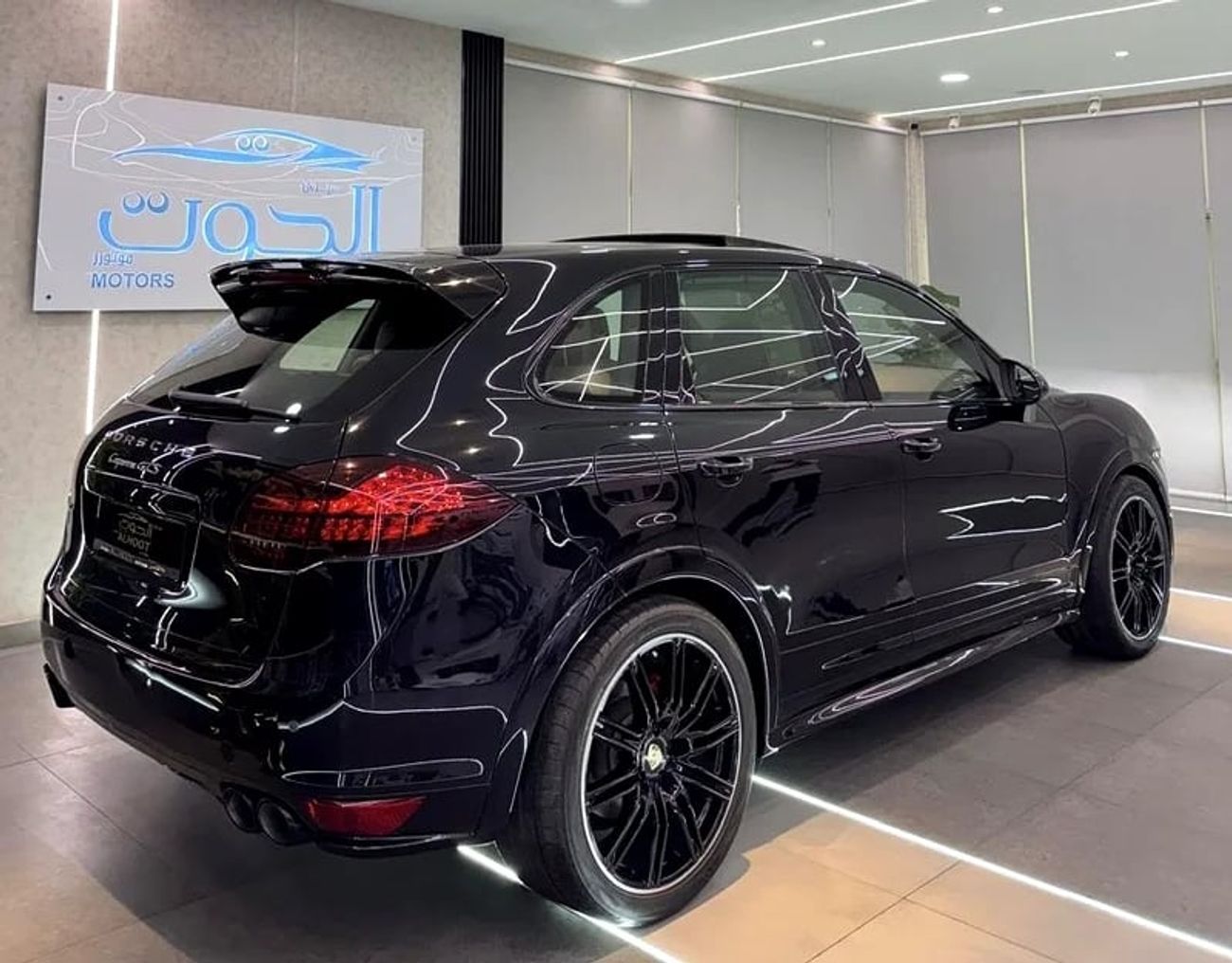 Porsche Cayenne BEAUTIFUL BLACK GTS || FULL OPTIONS || GCC || FREE ACCIDENTS || WELL MAINTAINED