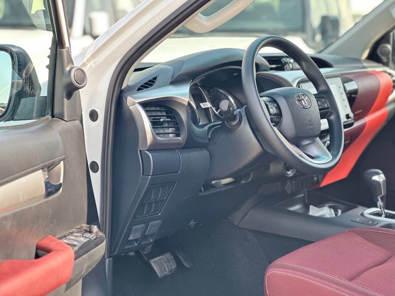 Toyota Hilux SR5 2.7L PTR A/T // 2026 // Full Option With Diff Lock , DVD&Back Camera , Rear AC // Special Offer